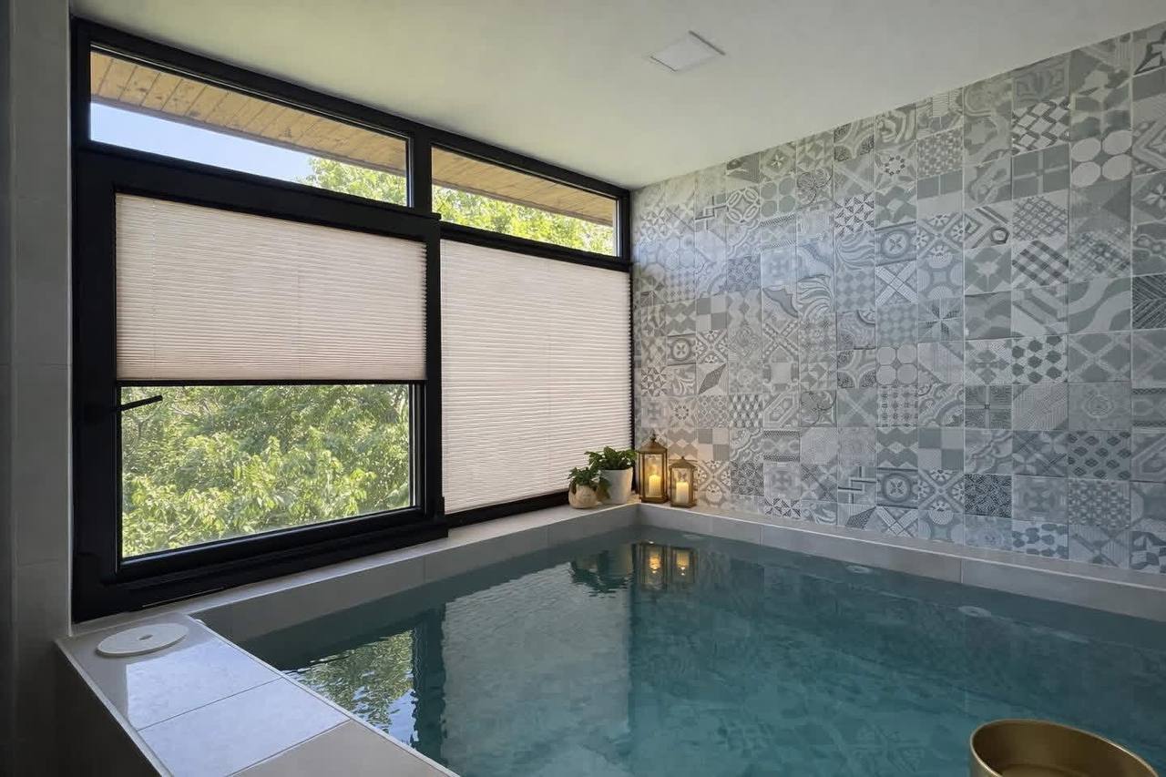 Pleated blinds in a modern interior — view 2
