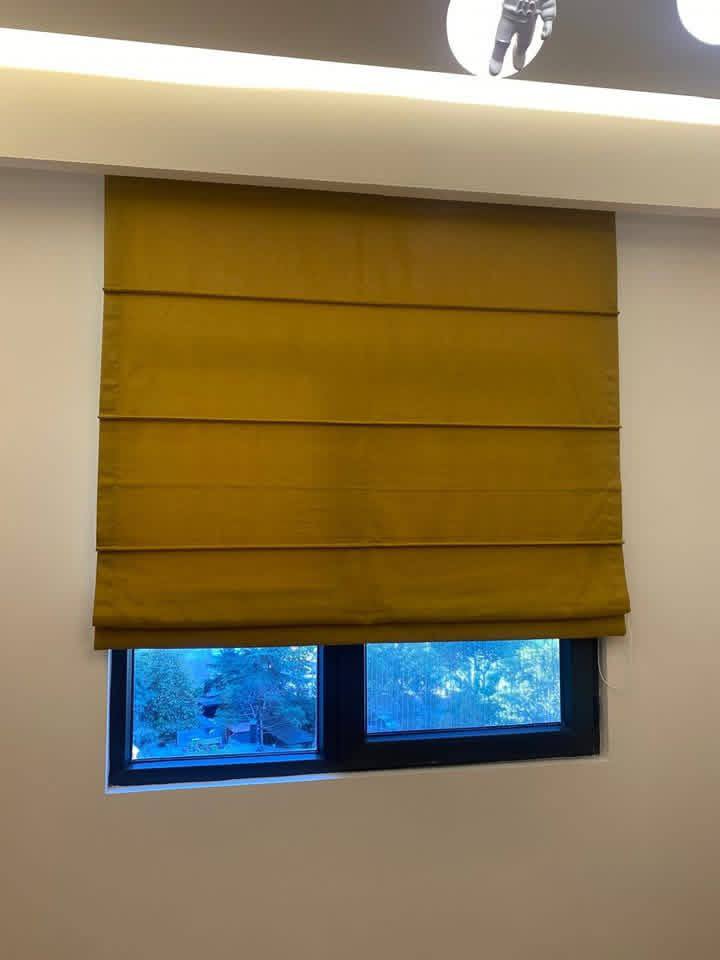 Roman blinds in a modern interior — view 4