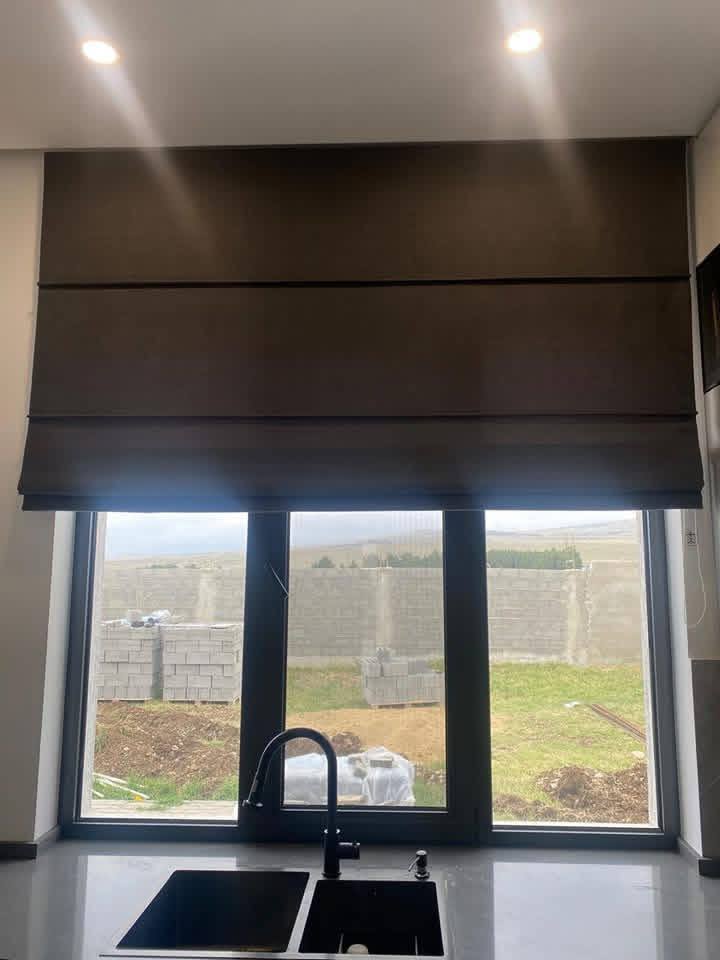 Roman blinds in a modern interior — view 5