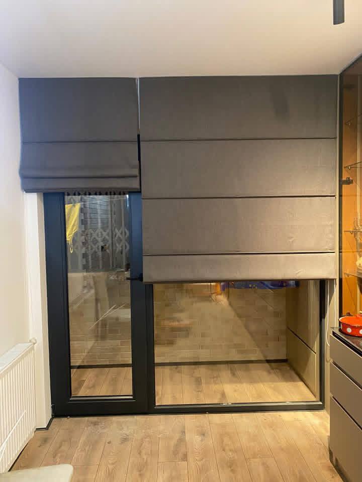 Roman blinds in a modern interior — view 6