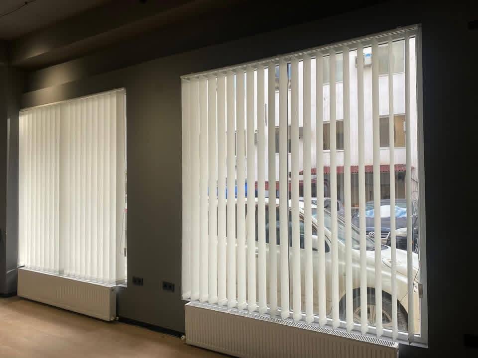 Vertical blinds in a modern interior — view 6
